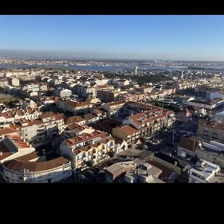 Near Venice In Aveiro-praia Da Barra-costa Nova-for Big Groups 度假居 *